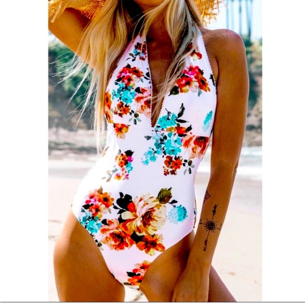 CUPSHE HALTER NECK SWIMSUIT WHITE WITH ORANGE AND AQUA FLORAL DESIGN SZ MEDIUM